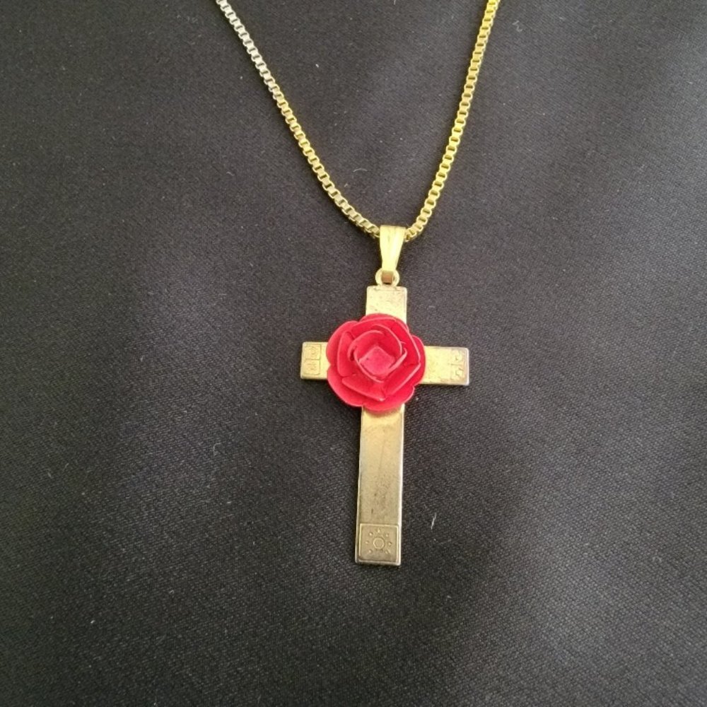 Vintage gold tone metal crucifix with red rose pendant necklace